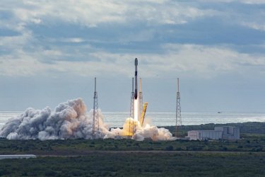 spacex-u-odobreno-lansiranje-7.500-starlink-satelita