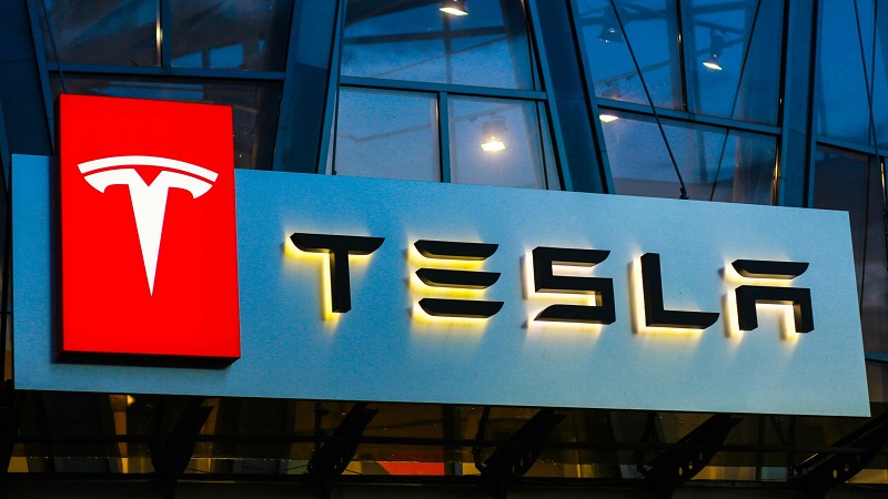 Tesla smanjuje cenu svojih S i X modela automobila