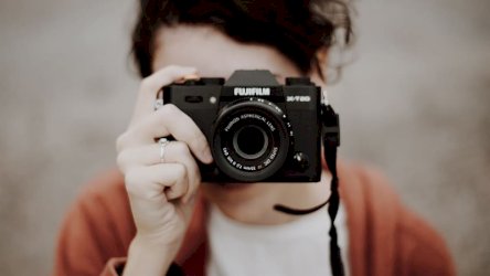 stize-jeftinija-fujifilm-gfx-100-ii-kamera